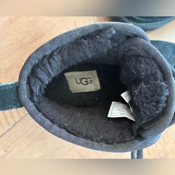 UGG Neumel Black Suede Chukka Boots - Size 5 - Picture 7 of 10